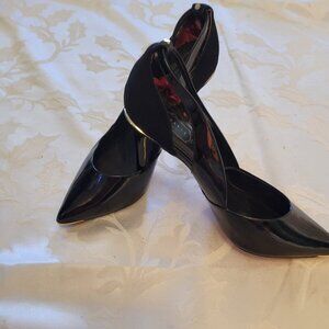 💎Fabulous Ted Baker Black Patent Leather Pumps with Gold Trim